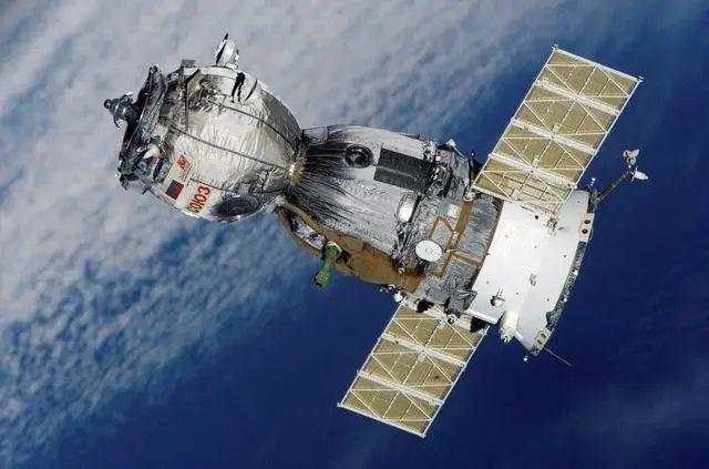 中国又创下一个首次！星地激光试验大获成功美国航母无所遁形(图2)