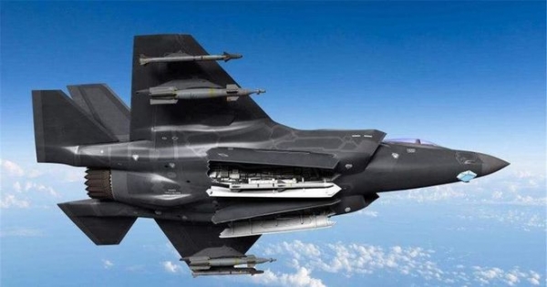 中国版F35真的要来了？设计图被曝光或搭载激光武器！(图2)