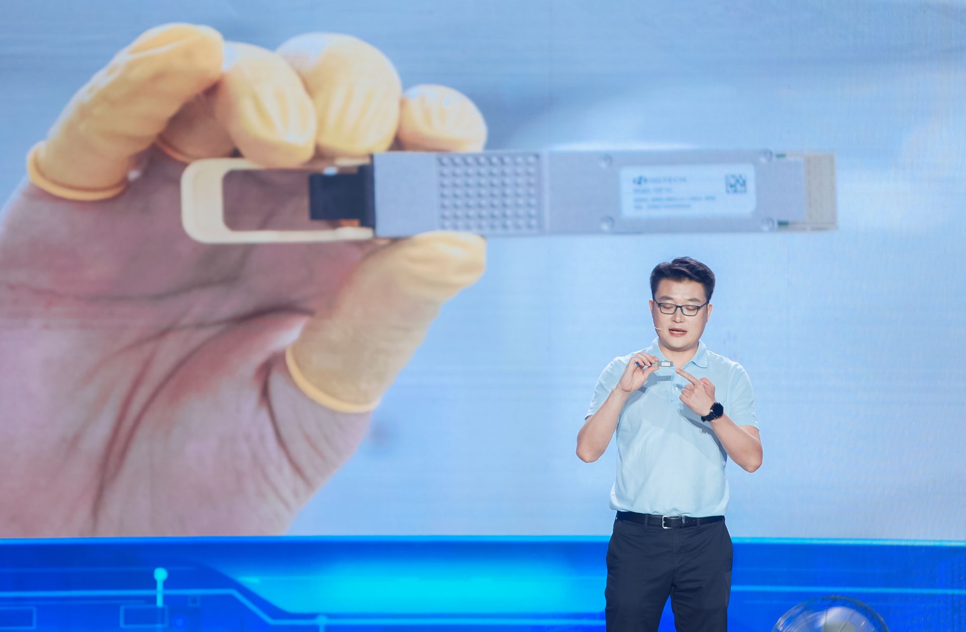 演讲视频 一个码、一根线、一道光(图2) 演讲视频 一个码、一根线、一道光(图2)