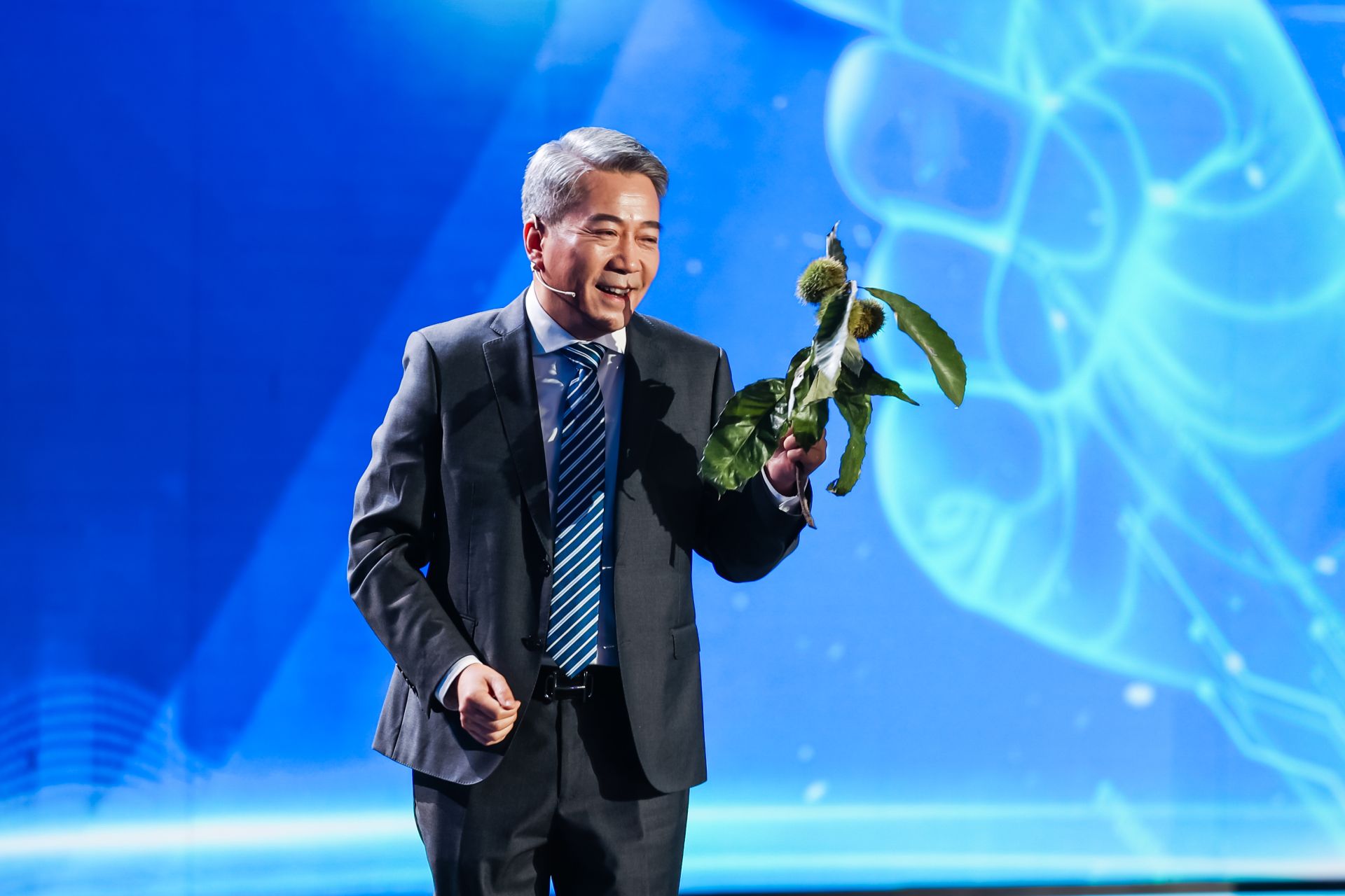 演讲视频 一个码、一根线、一道光(图4) 演讲视频 一个码、一根线、一道光(图4)