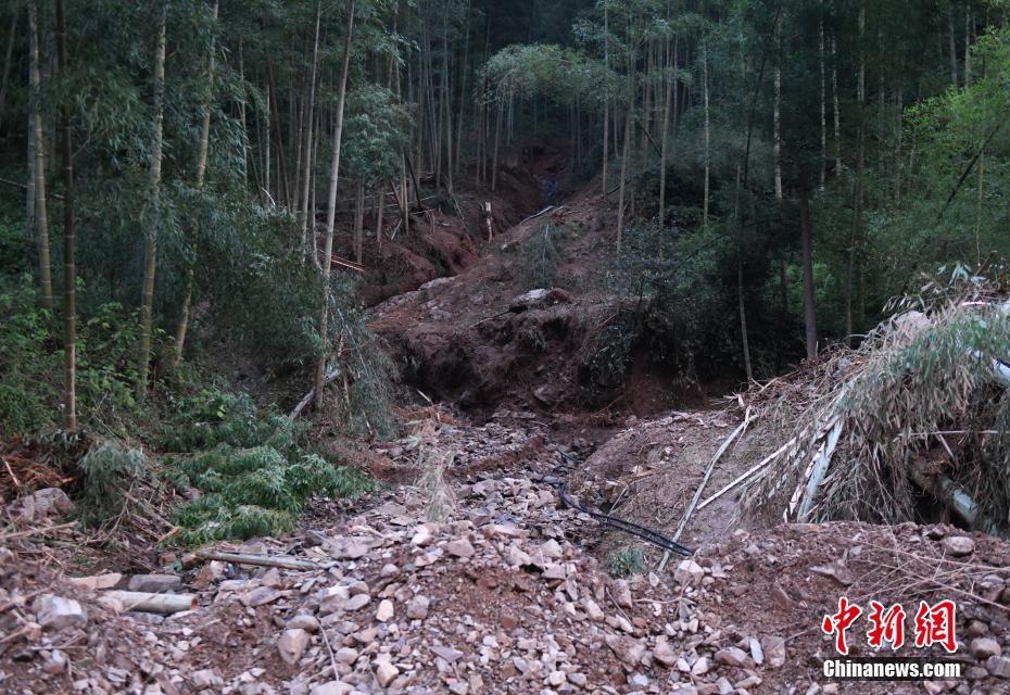 杭州富阳遭遇短时强降雨已致5人死亡、3人失联(图2)