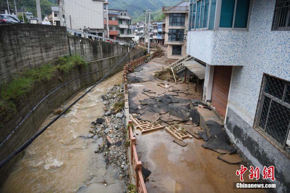 杭州富阳遭遇短时强降雨已致5人死亡、3人失联(图4)