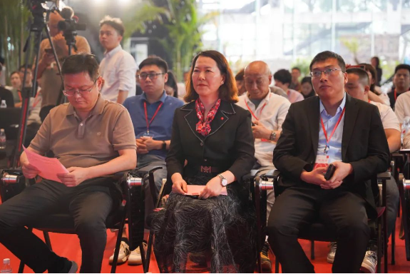百超迪能隆重推出全新力作——D-Power光纤激光切割机(图2) 百超迪能隆重推出全新力作——D-Power光纤激光切割机(图2)