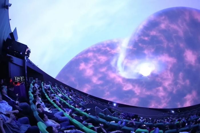 中国科学技术馆首部球幕4K影片《群星闪耀的夜空》首映SHARPNEC双色激光投影机点亮现场(图6)