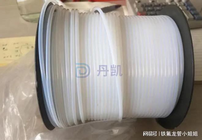 PTFE液冷管的常用规格与应用