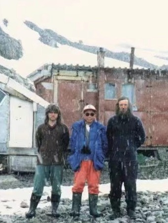 冰原磨砺青春出彩——武汉大学南北极科学考察团队40年纪事(图2)