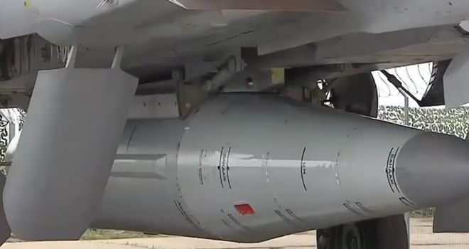 中国激光武器有多猛?八百米烧穿五层钢板激光防空炮有什么优势(图3) 中国激光武器有多猛?八百米烧穿五层钢板激光防空炮有什么优势(图3)