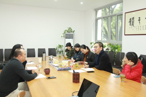 中国激光杂志社党支部与上海大学期刊社党委理科期刊党支部开展共建活动(图2) 中国激光杂志社党支部与上海大学期刊社党委理科期刊党支部开展共建活动(图2)