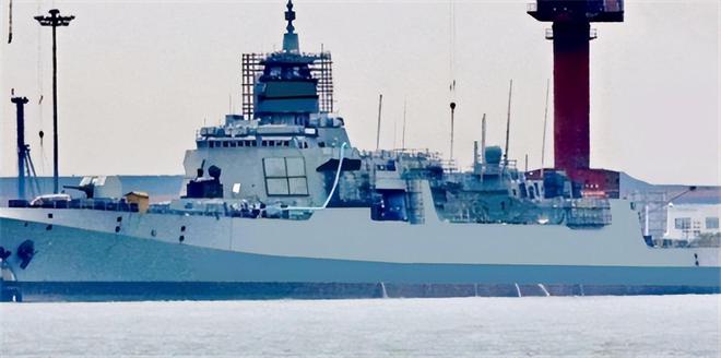 中国首艘055B导弹巡洋舰将下水预计不少于8艘配备激光武器?(图3) 中国首艘055B导弹巡洋舰将下水预计不少于8艘配备激光武器?(图3)