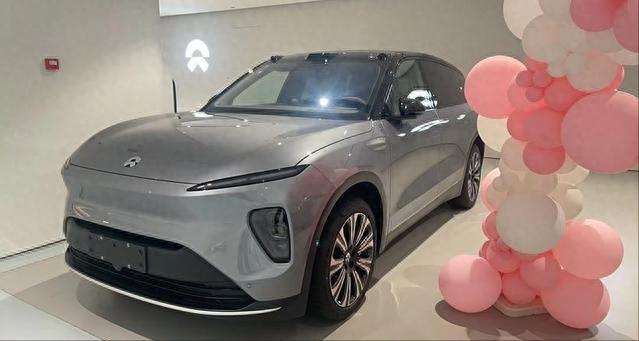 498万起售六座布局标配电动四驱蔚来ES8开始“上分”？