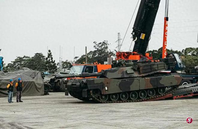岛内大吹M1A2T是地表最强坦克网友：一架无人机就能解决的事！